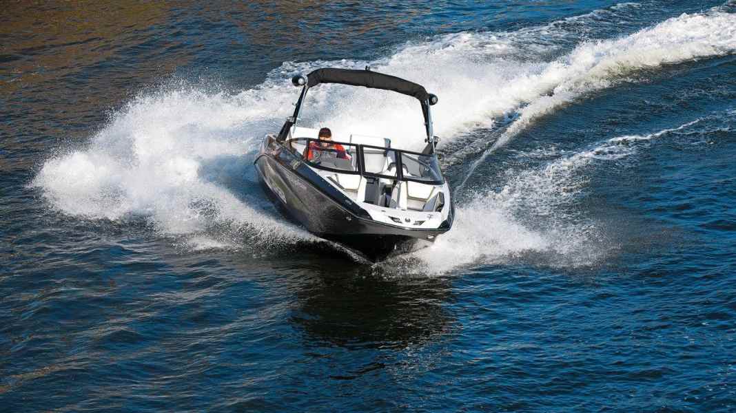 Test: Scarab 215 HO Impulse - Hot Shot