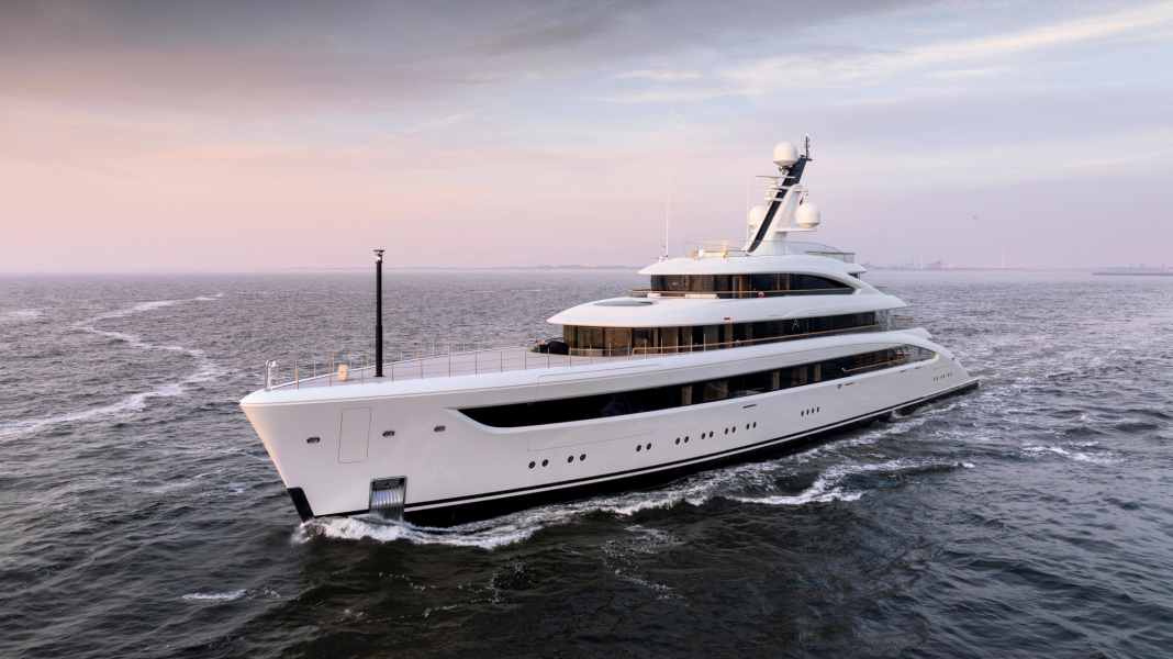 „Alvia“: Vom Sportplatz bis zum Spa – Burgess liefert 76-Meter-Feadship
