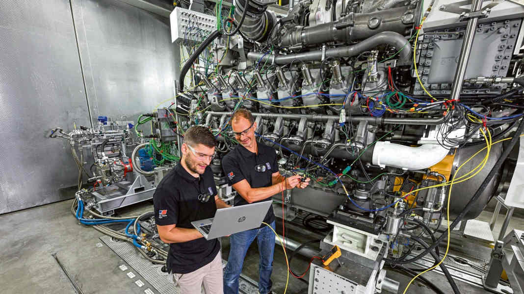 meOHmare joint project: Rolls-Royce tests methanol combustion engine