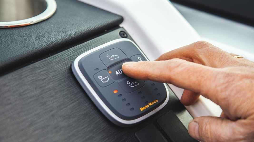 Accessories and technology: Automatic trim system - Keep fit