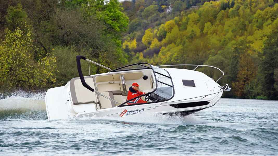 Test: Bayliner VR5 Cuddy - Three, two, one