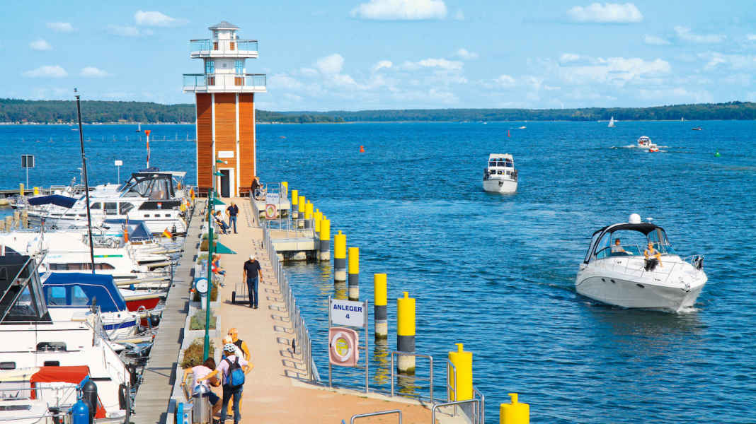 Journey: Müritz-Elde Waterway - Eight locks to the castle