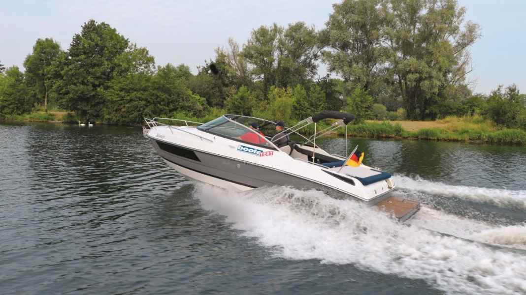 Test: Daycruiser mit Innenborder - Hellwig Vido V790 Cabin IB