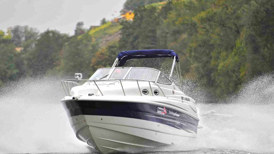 Larson Cabrio 240