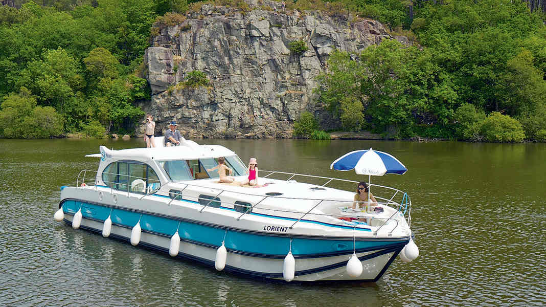 Charter boats in Hungary: Houseboat for Hungary