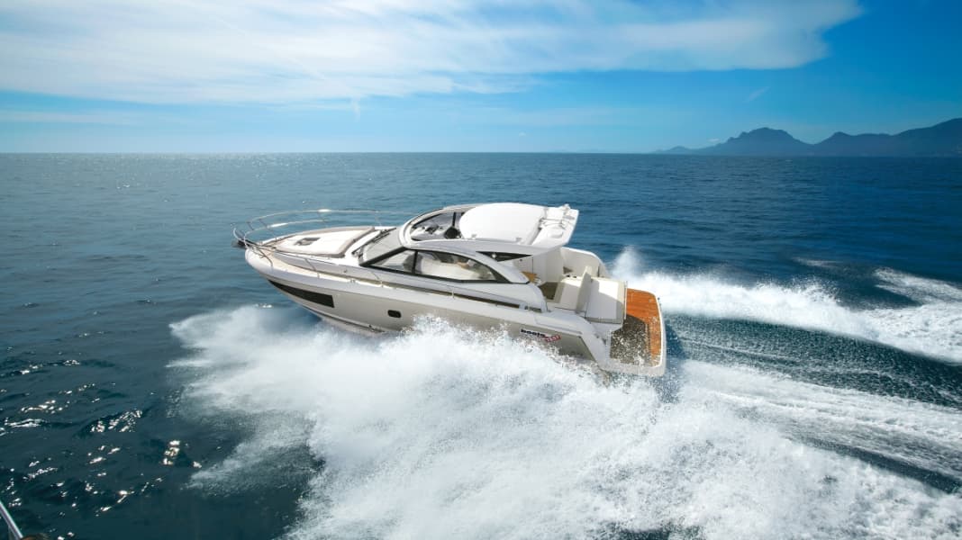 Test: Jeanneau Leader 36 Sporttop - Clever on the move