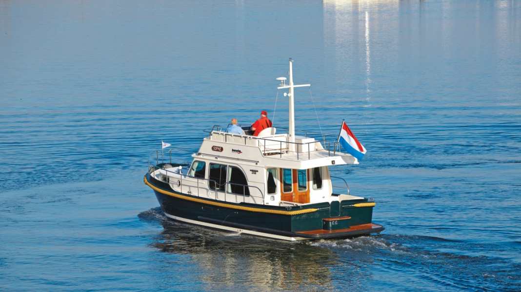 Test: Linssen Classic Sturdy 36 Deckbridge - Stahlkaskos: Linssen Classic Sturdy 36 Deckbridge