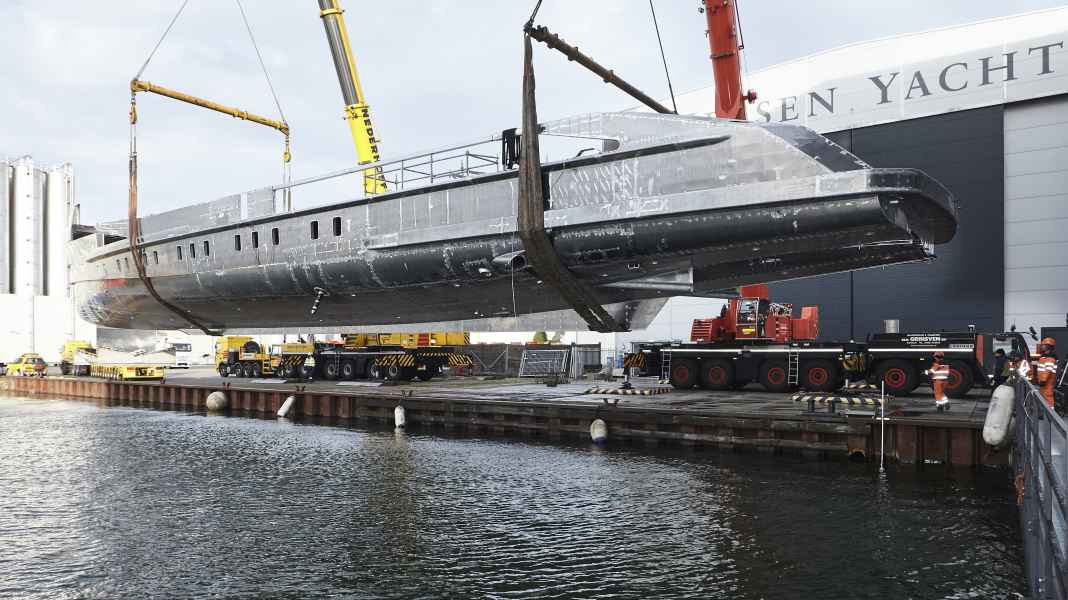 50-Meter-Heesen „Nova" im Zeitplan