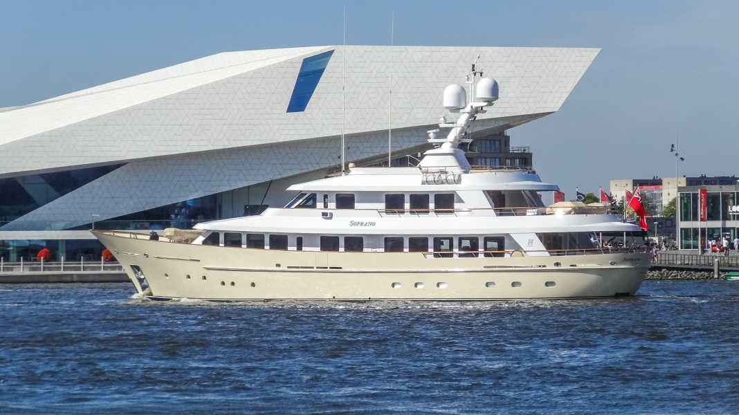 „Soprano" geht auf Charter-Reise