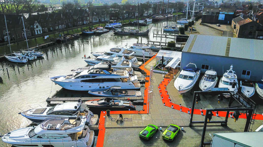 In-water exhibition at Lengers Yachts
