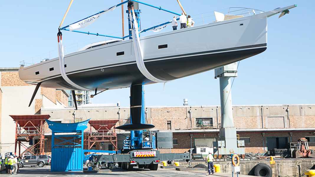 First SW105 with deckhouse and lift keel