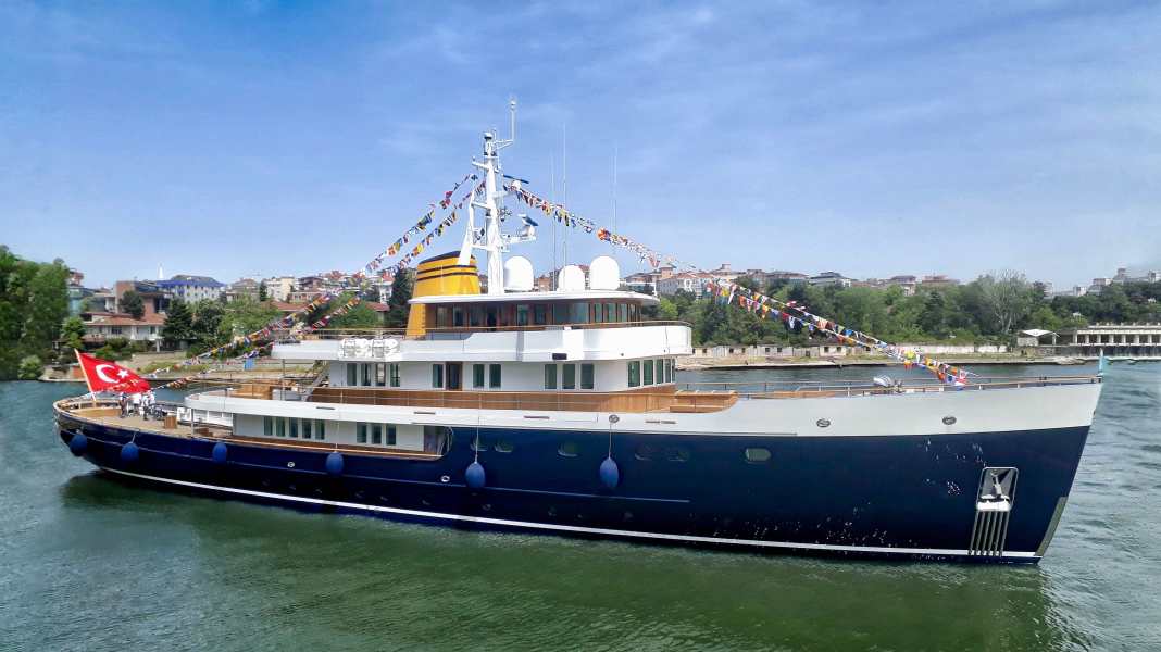 Turquoise Yachts shows "Blue II"