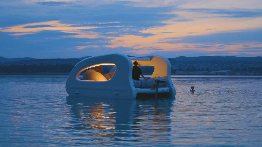 “Portless Catamaran”: Ein Katamaran zum Aufpusten