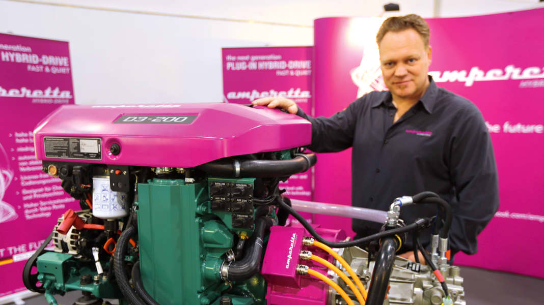 Innenbordmotor Amperetta Hybrid - Hybrid-Antrieb von Amperetta