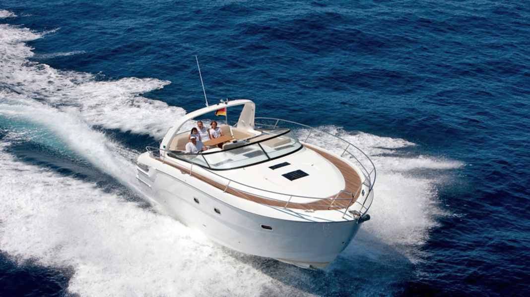 Bavaria 38 im Charter auf der Müritz