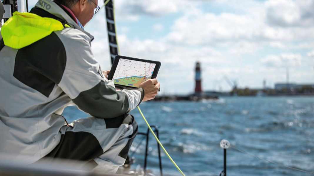 Apps for boating: How to turn your tablet and smartphone into a digital control centre