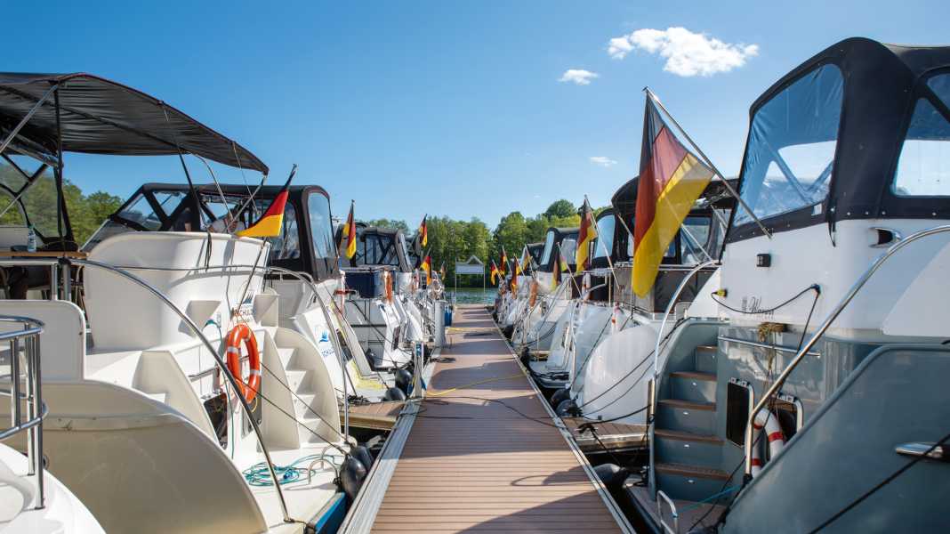 Crew contract: Legal security when chartering