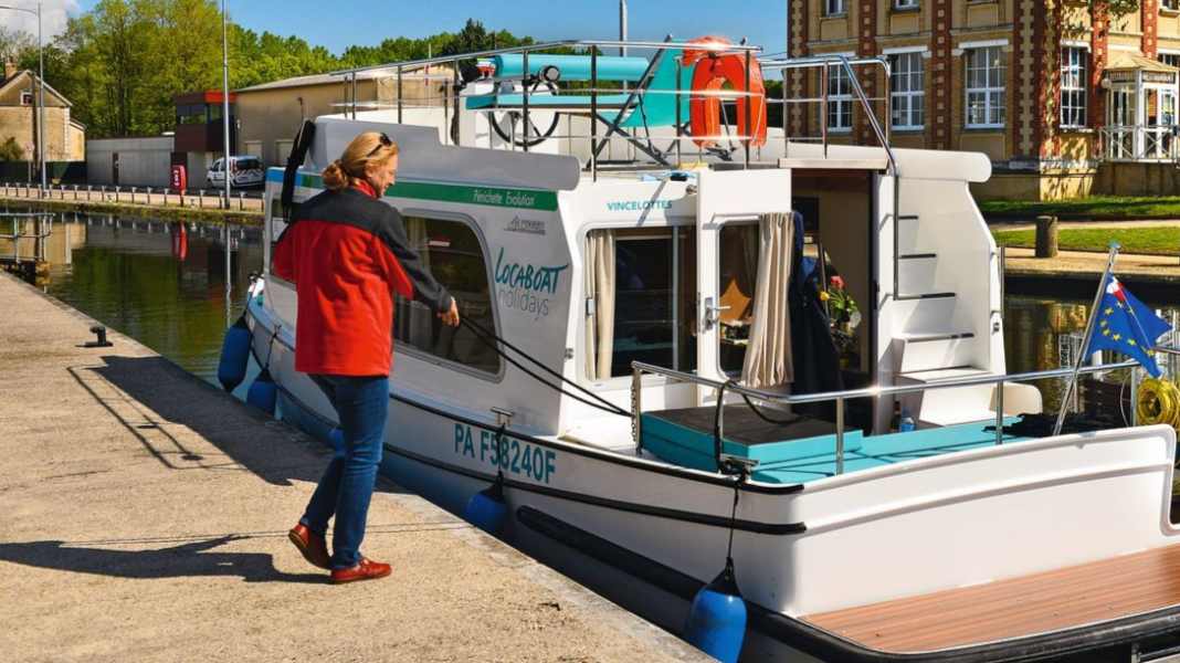 Boot abhalten: So gelingt das Anlegemanöver sicher