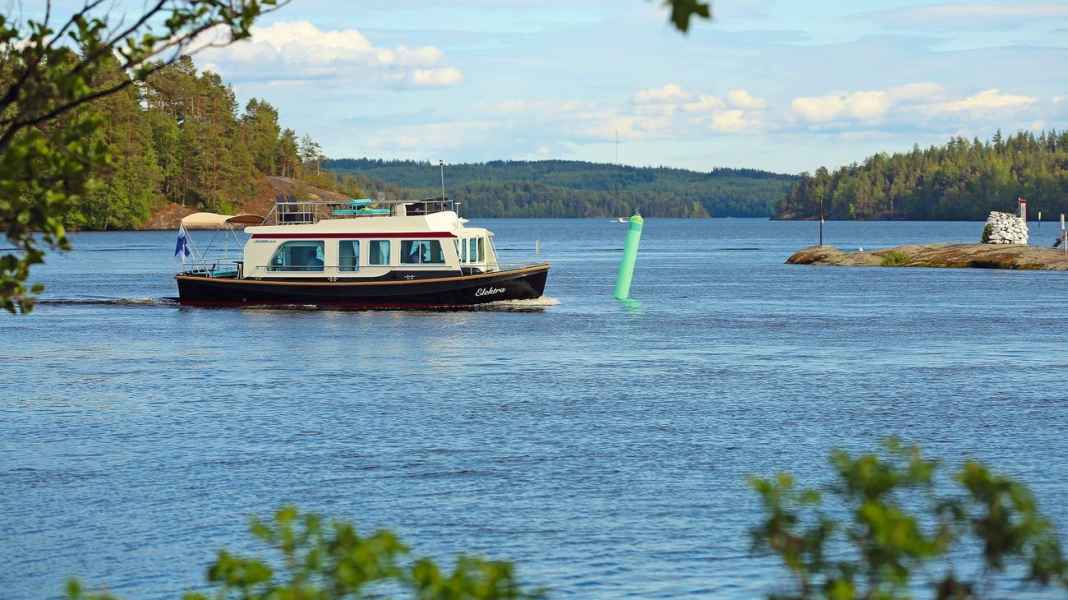 Diesel-electric: Dutch Sturdy 310 as a charter boat - Linssen in Finland