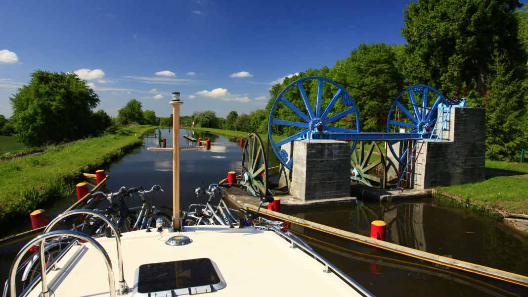 Poland: Upperland Canal