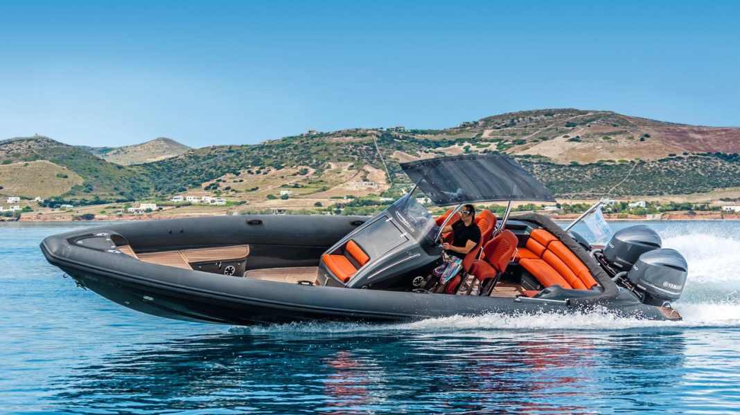Test: Technohull seaDNA 999G5 - Giving rubber