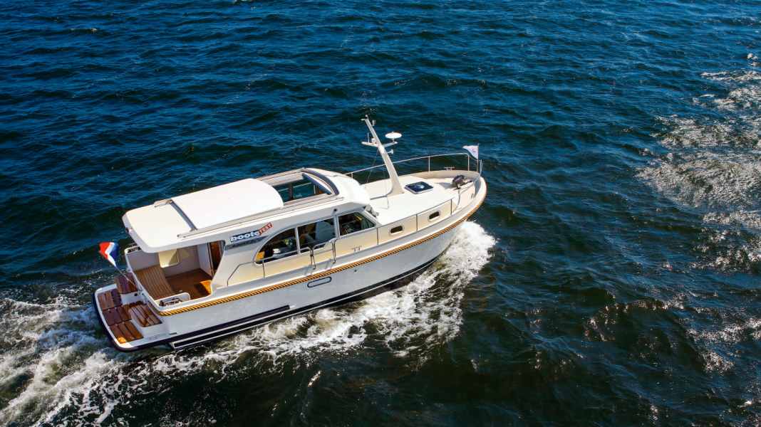 Test: Linssen Grand Sturdy 30 Sedan - One, two and go...
