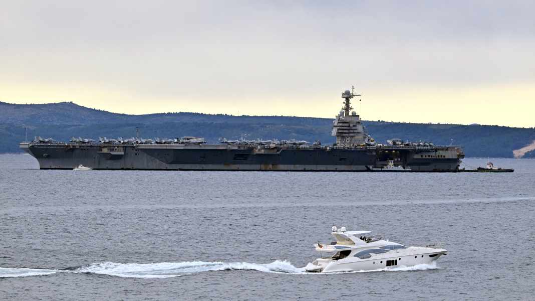 Naval vessel ahead: What motorboat skippers need to know