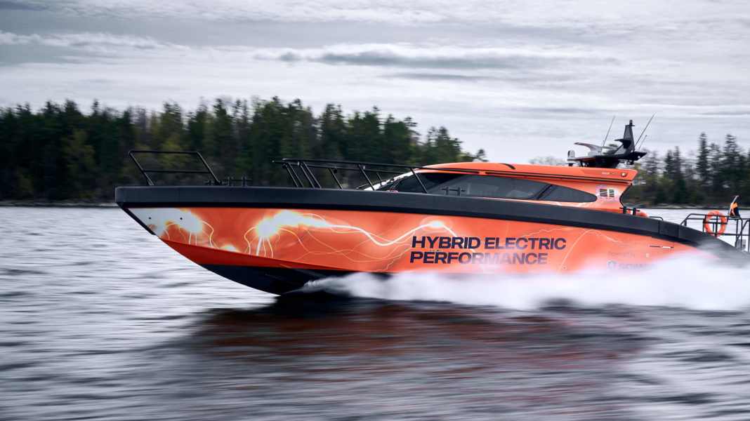 Marell M17: Robust boat with hybrid drive
