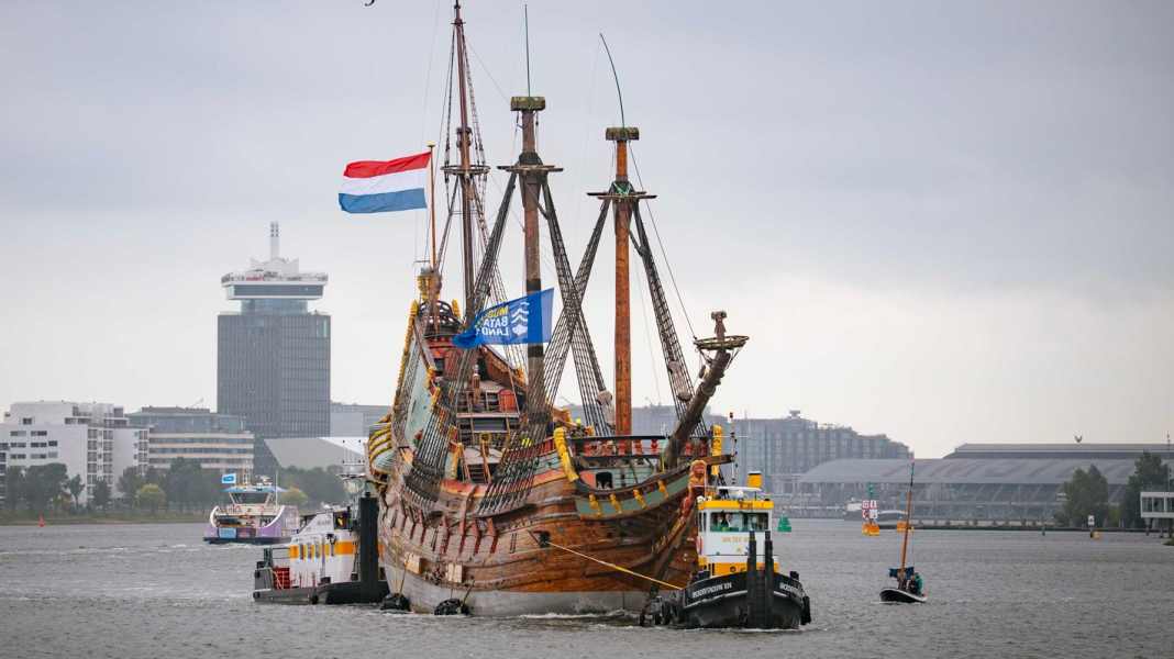 Museum Batavialand: „Batavia“ - Museumsschiff steht nach letzter Fahrt an Land