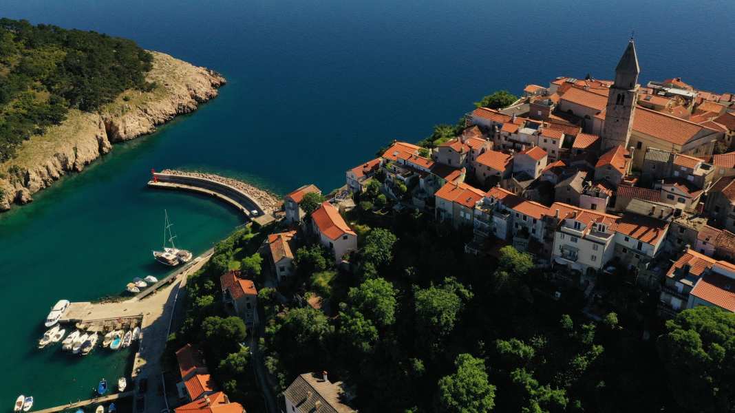 Kroatien: Rund Krk - Bora, Klimno und die Weinstadt Vrbnik