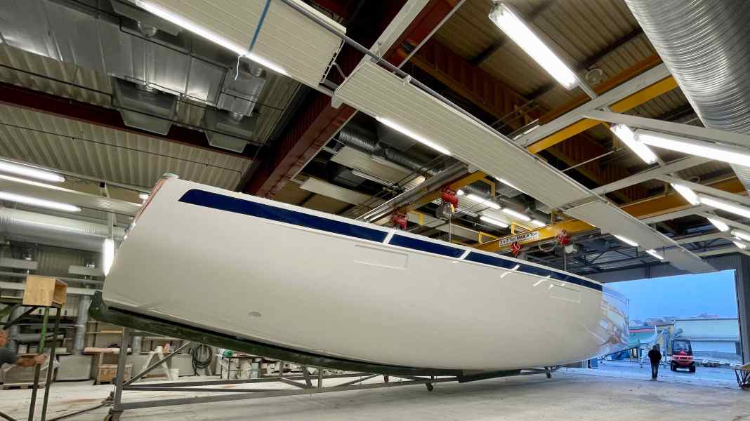 Novità del cantiere: l'ammiraglia di Hallberg-Rassy prende forma
