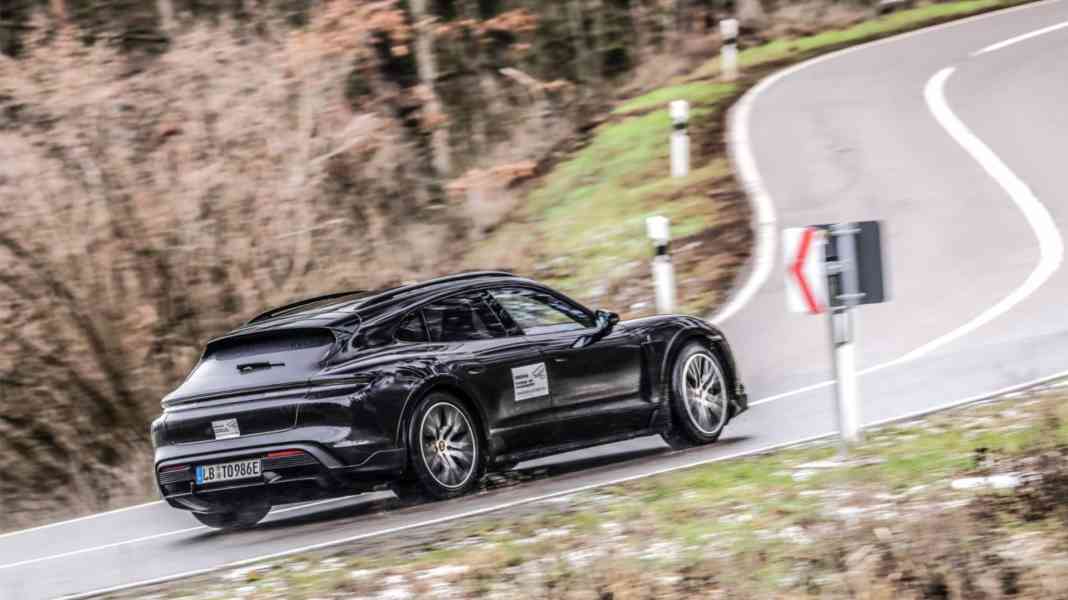 Unterwegs im Porsche Taycan Cross Turismo: Erlkönig-Ausfahrt