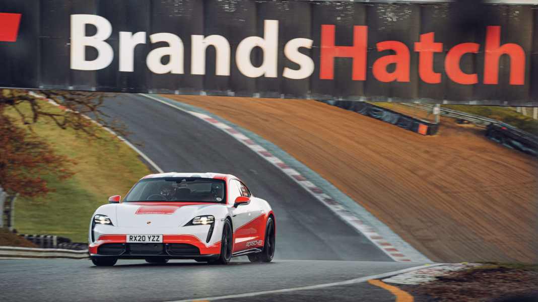 Porsche Taycan fährt neue Rekorde ein: Brands Hatch