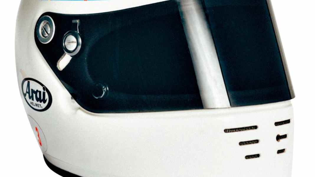 IM RÜCKSPIEGEL - Kennen Sie den noch? PORSCHE KLASSIK feiert die größten Rennfahrer und ihre Helme.