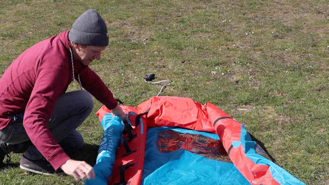 Wingsurf tips & tricks - rolling the wing correctly