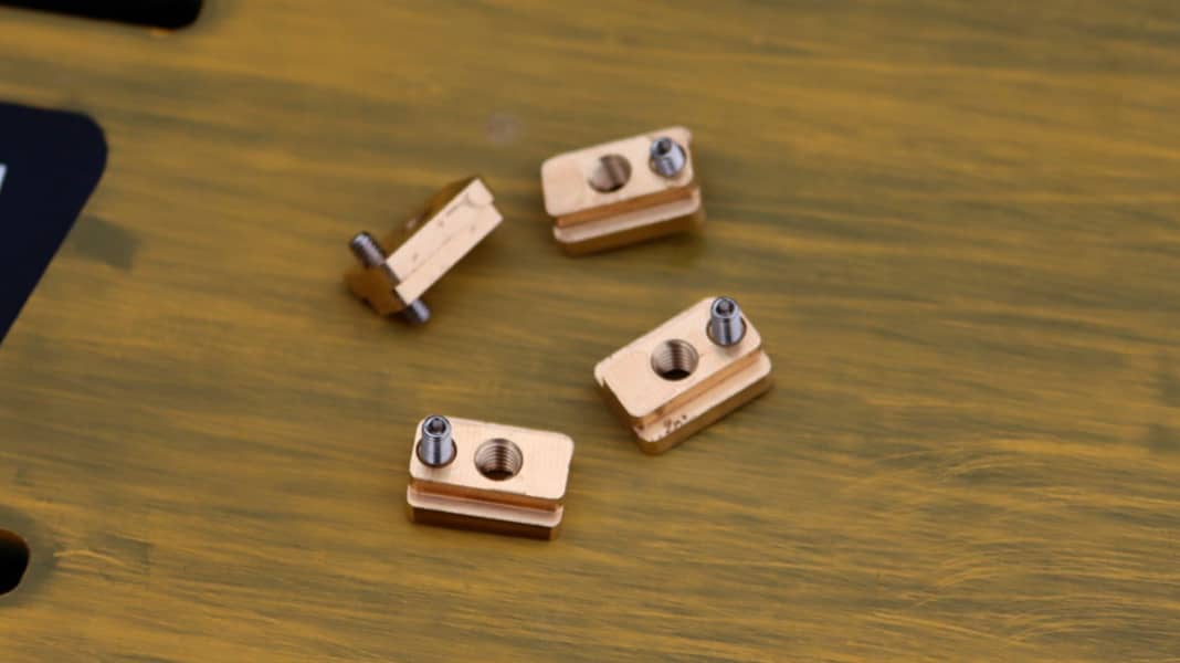 Tried and tested: Simple foil assembly with the Locking T-Nuts