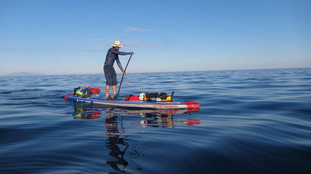 Island hopping with obstacles