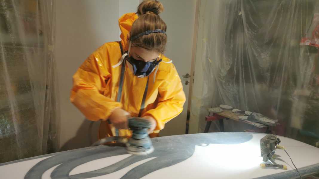 Workshop: Build your own surfboard – from computer design to your first turn on a wave in 40 hours