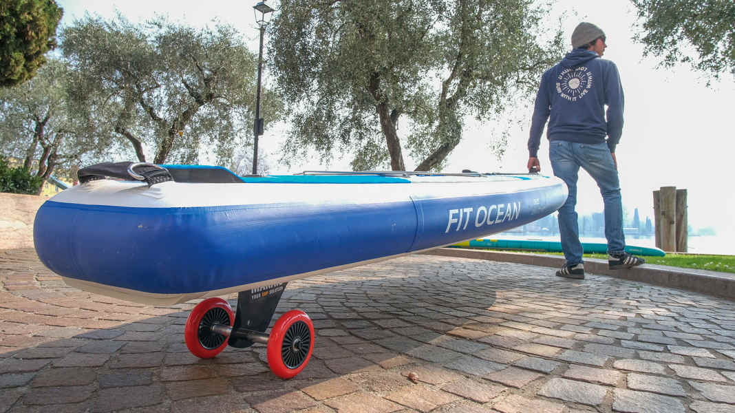 Praktischer Transportroller: Makaio SUP-Scooter