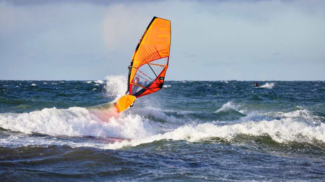Test 2022: 14 wave sails around 4.5 square metres in comparison