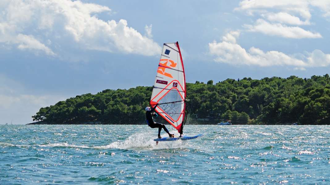 Spotguide: Die besten Windsurfspots der kroatischen Insel Krk