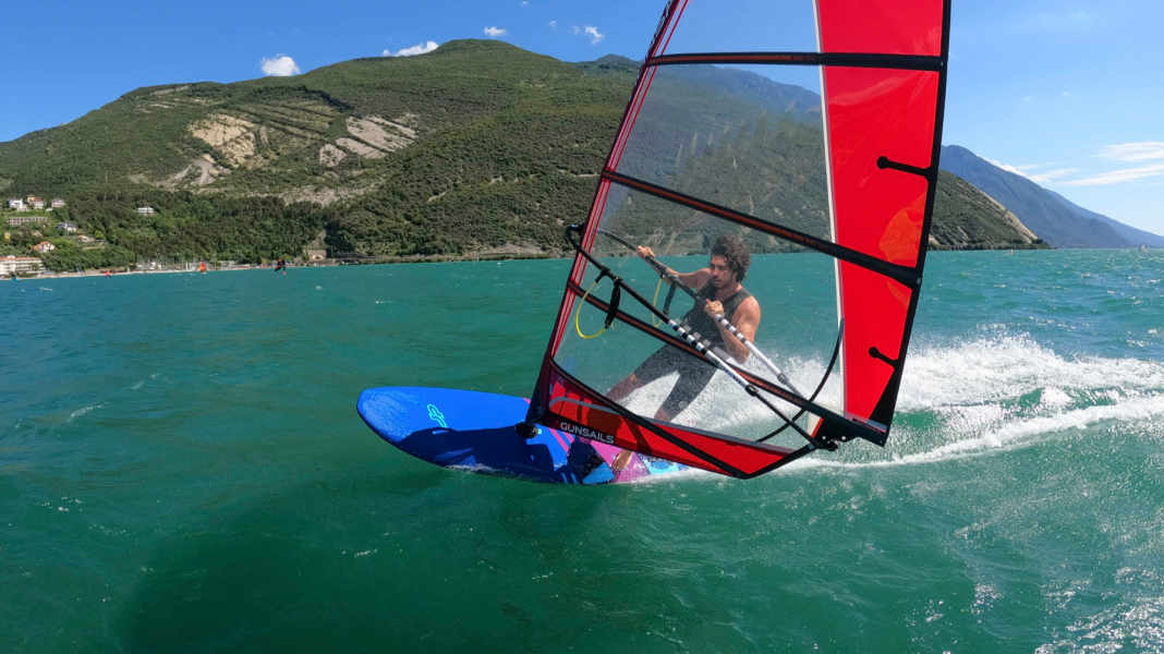 Sneak Preview: Diese 11 Freerideboards mit 160 Liter sind im Test