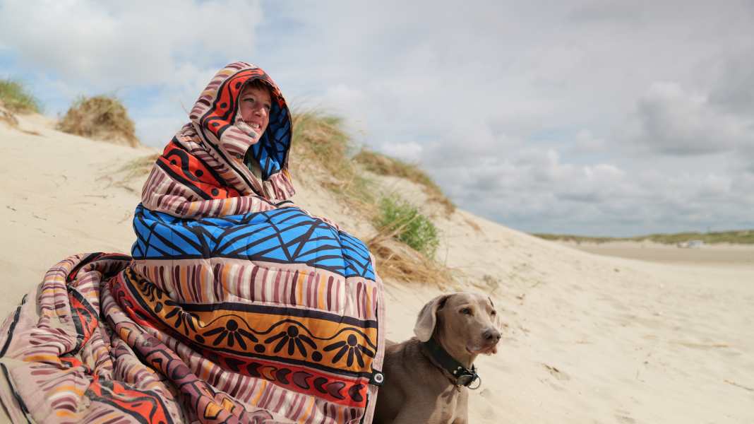 surf Adventskalender 2025: Türchen 14: Ein Schlafsack-Poncho “Bentcho”