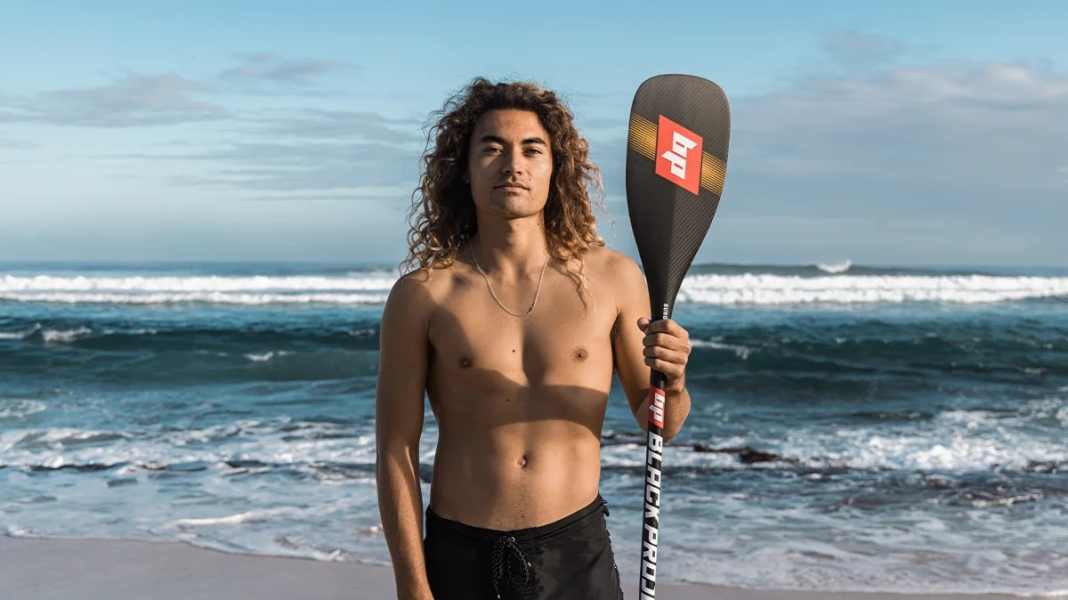 SUP-Paddel für die Welle: Das neue Surge von Black Projekt