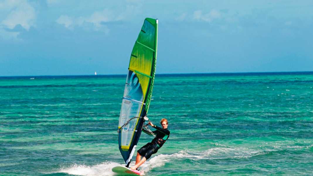 Video: Windsurfing tutorial - planing