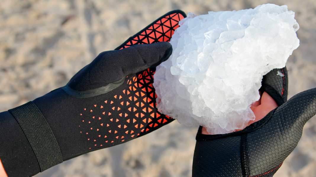 Test 2018: 12 Paar Winterhandschuhe für harte Surfer