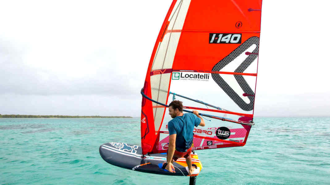 Alles was du über Foilboards wissen musst – Windsurf Board Guide