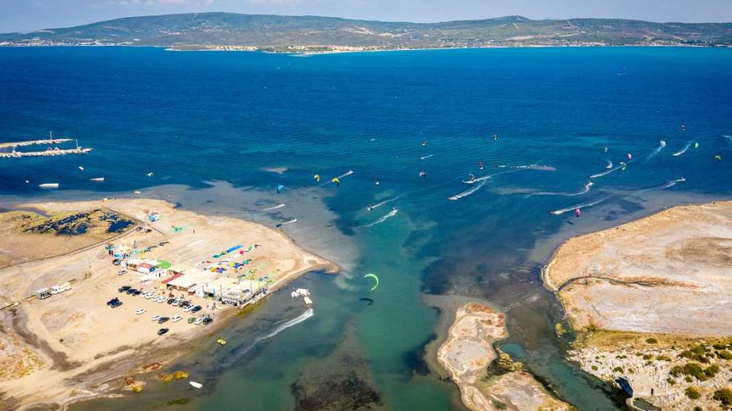 Urla Gülbahce: New destination for wingfoilers with shallow water and meltemi