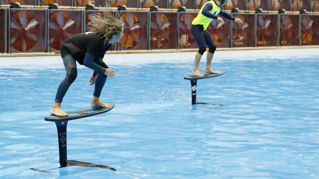 Pump foiling: Kick-off of the Surf Foil World Tour at boot Düsseldorf