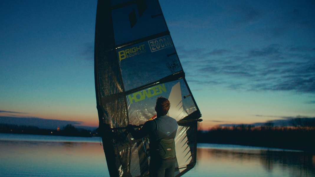 Rennen gegen die Zeit: Bob van de Burgt plant 24-Stunden-Weltrekordversuch im Windsurfen